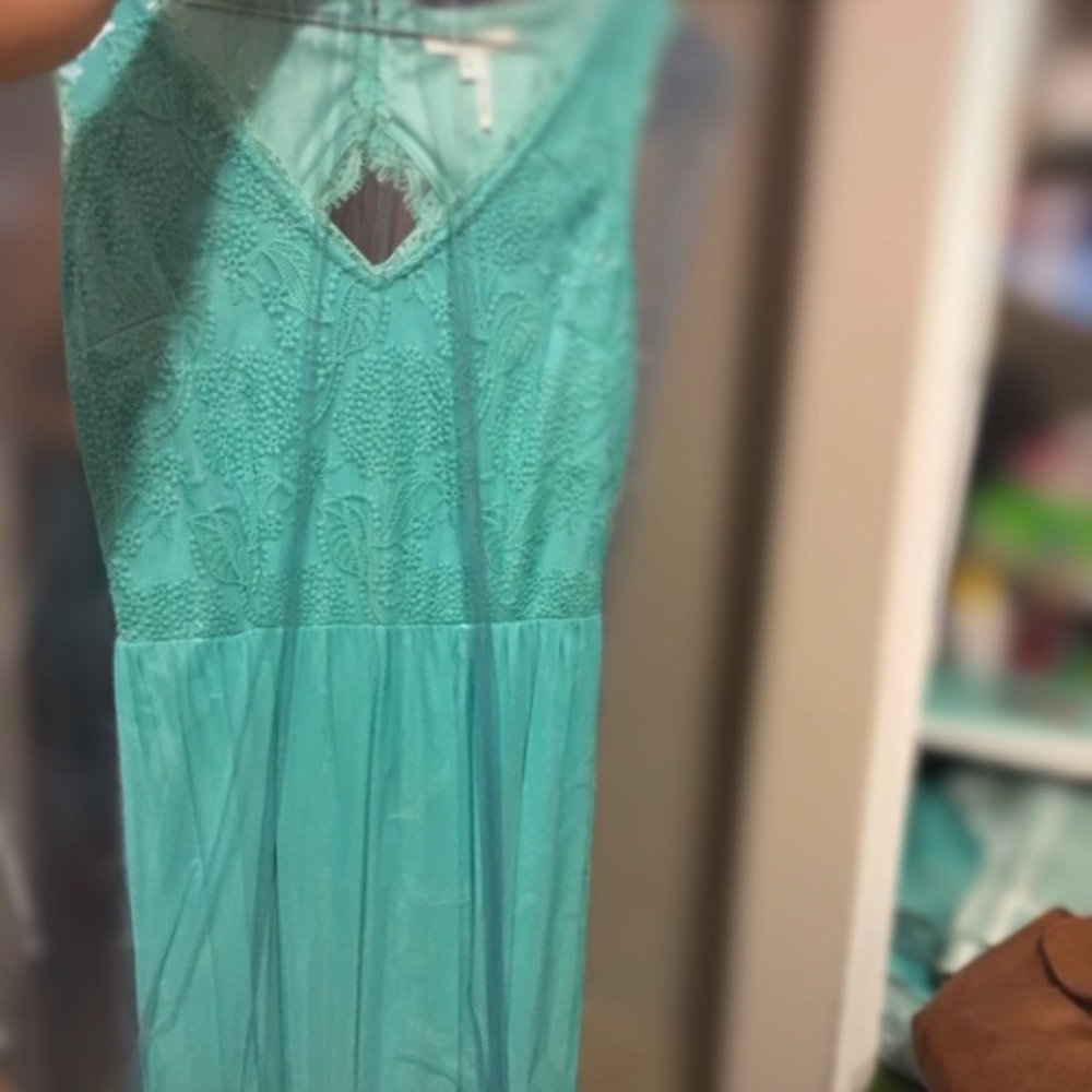 Formal Dress - Picture 4 of 4